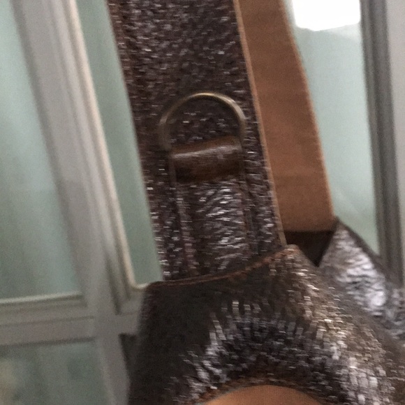 Exquisite J ~ you have to know bags to know the value - Picture 3 of 4